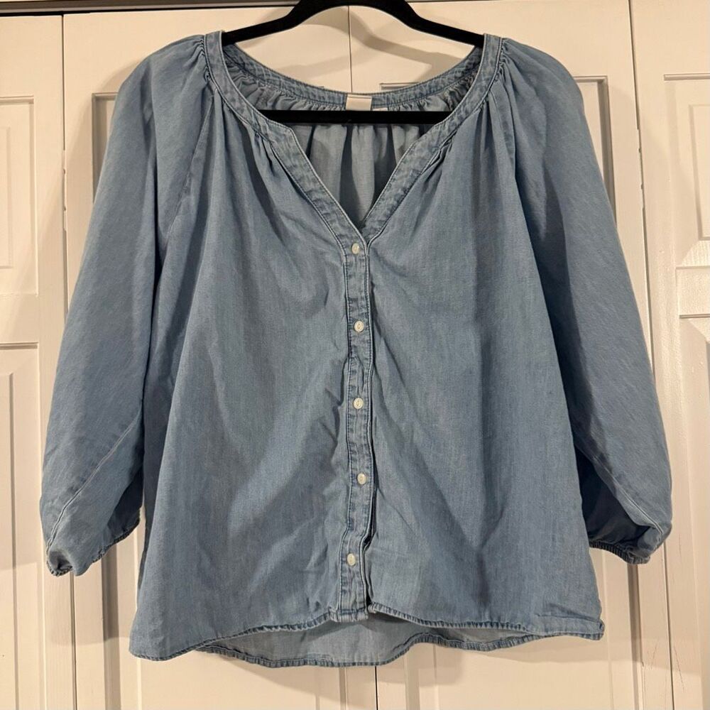 Gap Denim Split Neck Top Size Small - image 2